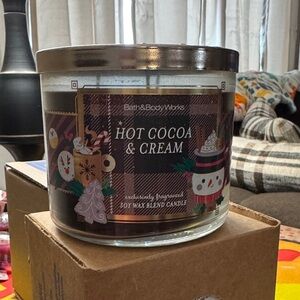 Bath & Body Works Hot Cocoa & Cream 3 Wick Candle